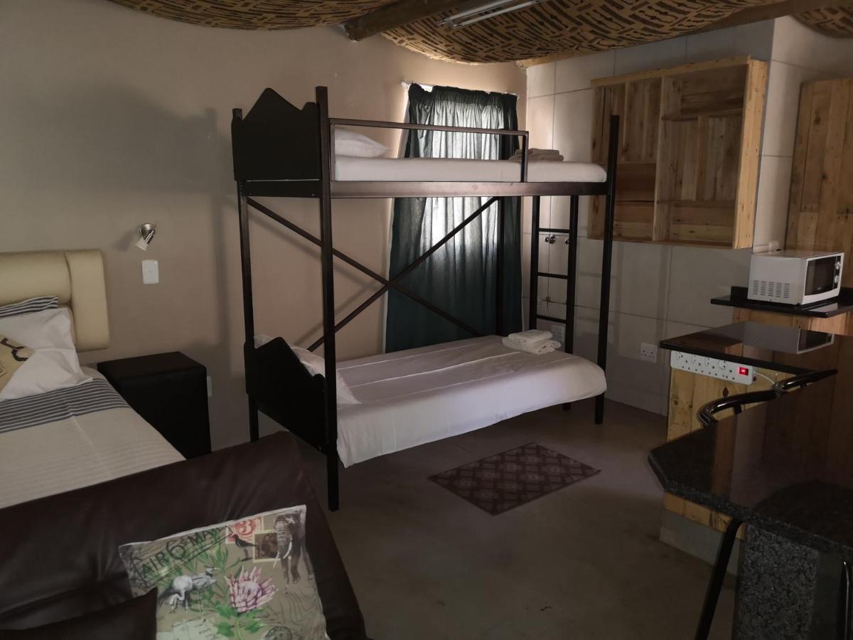 Aaa Rose Garden Guesthouse Mookgophong Exterior foto